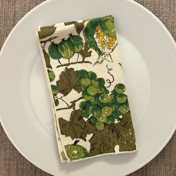 Green and Cream Botanical Print Napkin set of 6 - Picture 1 of 3